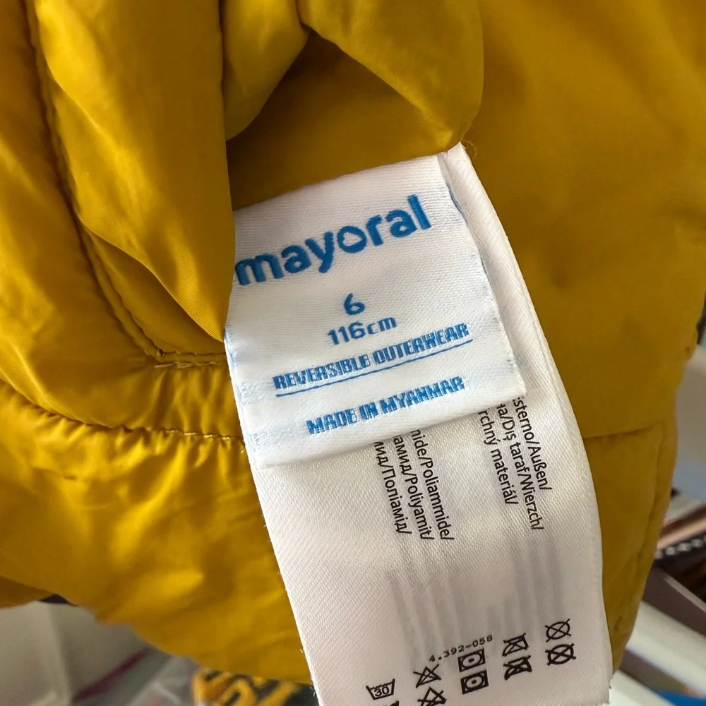 Assorted Sweaters and Jackets Collection - Picture 10 of 14